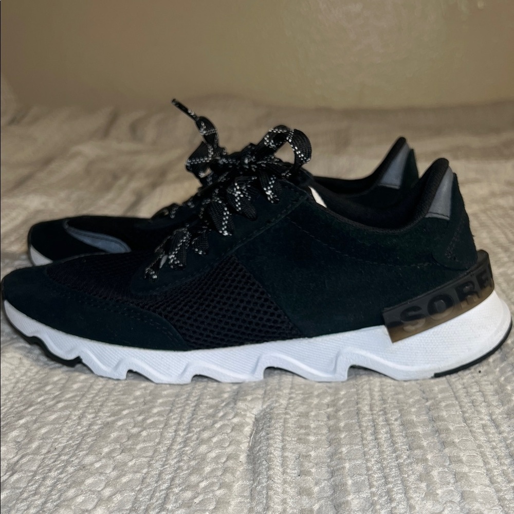 Sorel Black and White Athletic Shoes size 7.5